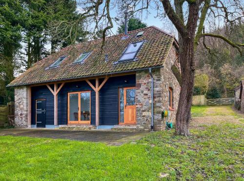Walnut Cottage Barn