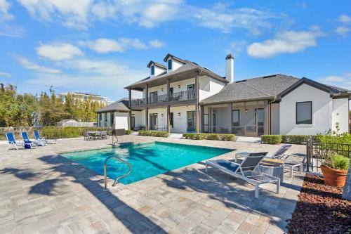 Waterfront Vacation Home with Heated Pool Dock and Beach Nearby in St. Augustine