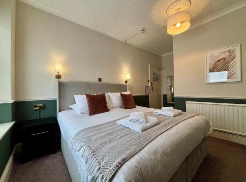 Wedgwood Hotel, Bay Room