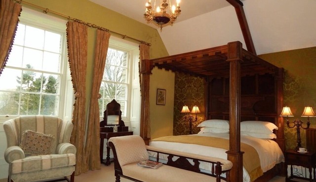 Westgate Manor