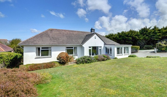Whimbrels - Three Bedroom House, Sleeps 6