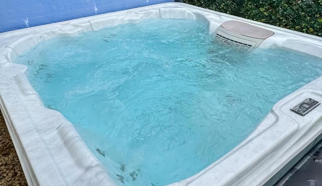 Whispering Pines Spa - Uk50087