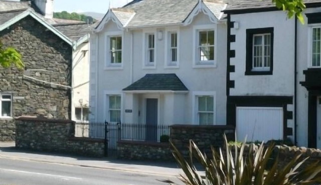WRENVILLE, family friendly, luxury holiday cottage in Keswick