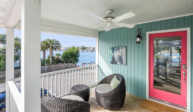 Wrightsville Beach Cottage with Stunning Sunset Views, Steps From the Water
