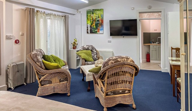 You will love The Studio - quiet, spacious and perfectly located to explore this wonderful county.