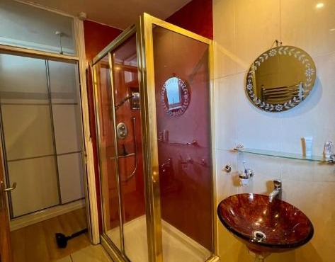 Zen suite in Oadby