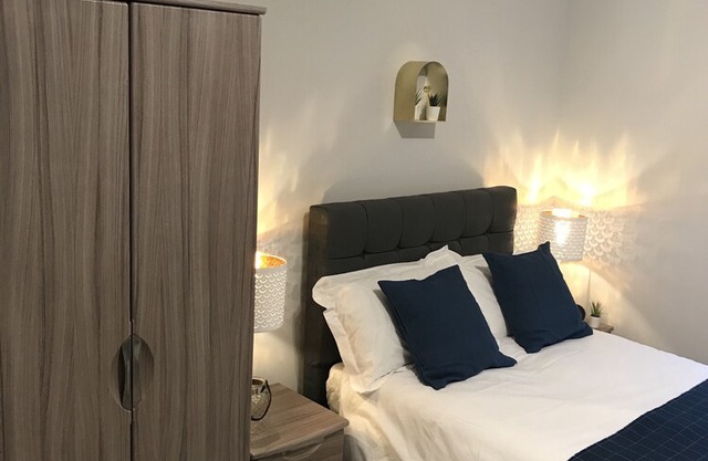 1 Bed studio great for Business in Reading