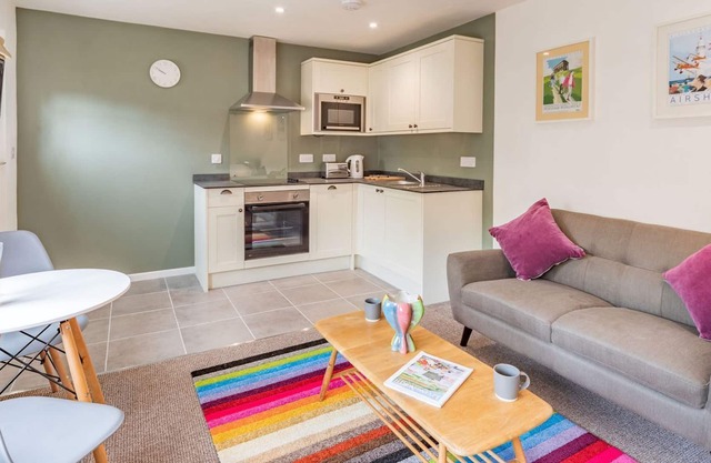 Accommodation Crookham 
