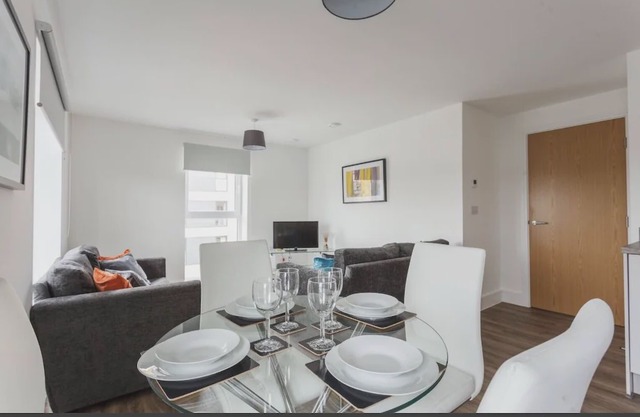 2-Bed Apartment in Southampton with free parking
