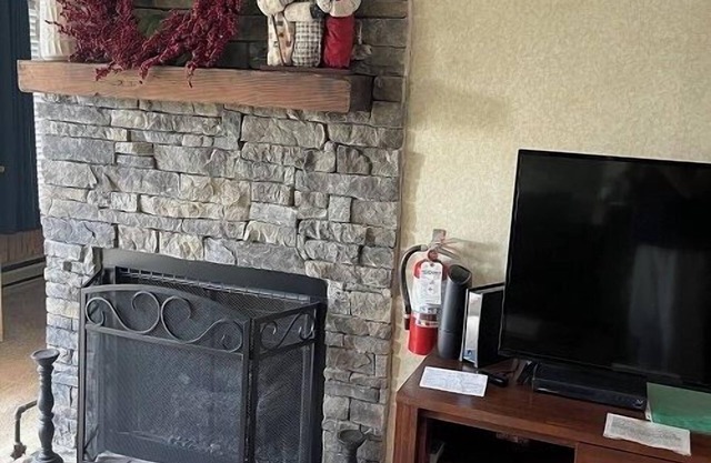 2 Bedroom Skyleaf Condo rented by Sugar Mountain Lodging, Inc.
