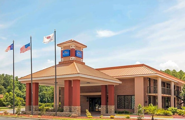 2-Star Hotel ∙ Baymont by Wyndham Rocky Mount I-95