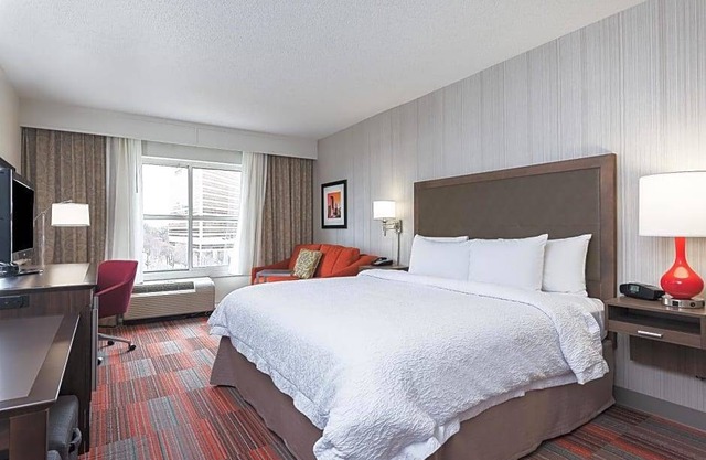 2-Star Hotel ∙ Hampton Inn Charlotte Uptown
