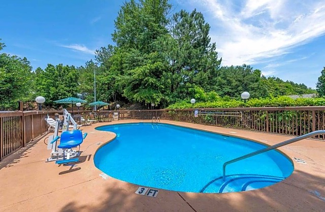 2-Star Hotel ∙ Quality Inn & Suites Rockingham