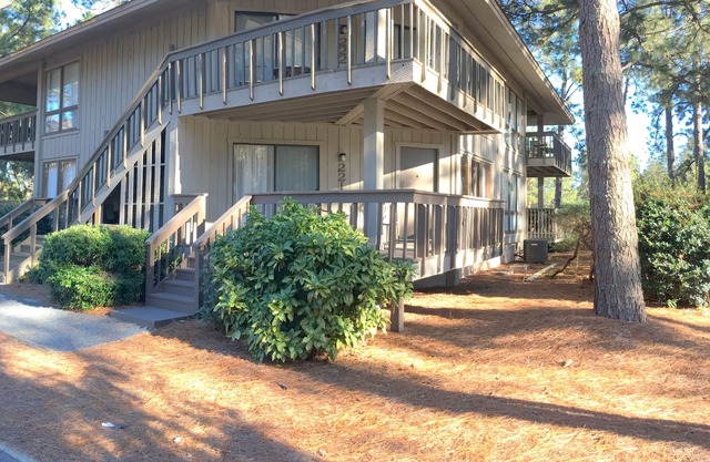 222 Foxkroft Dr. Foxfire Village Golf Front Condo 2/2 Sleeps 6 Swimming Pool