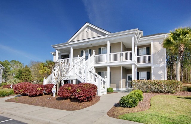 23C Sandpiper -Lovely Second Floor Sandpiper Condo Near Pool