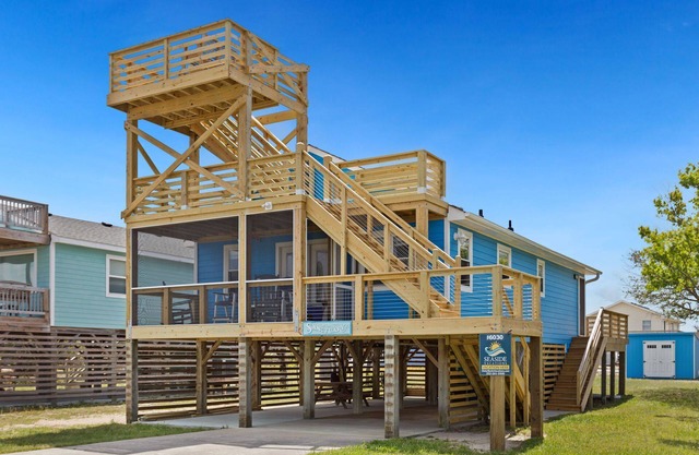 6030 Sanctuary * 4 Min Walk to Beach