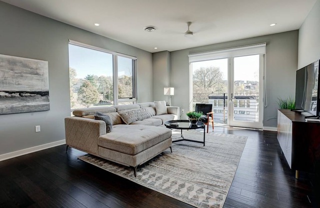 Broadway Loft 310: Downtown Asheville's newest gem, upscale luxury!