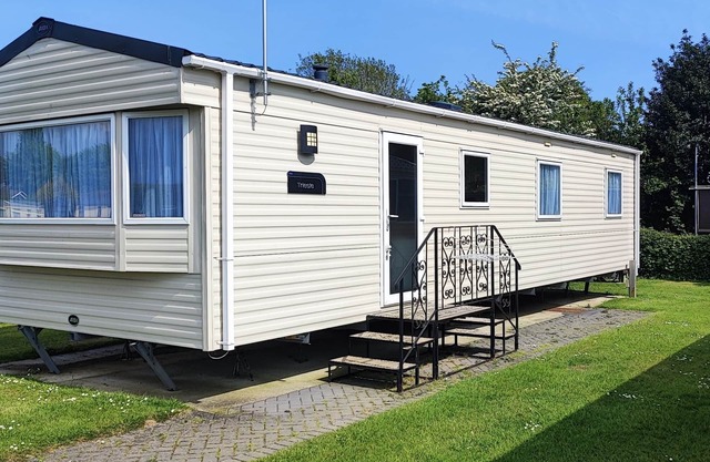 Caravan At Caravans 