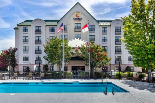 Comfort Suites Hanes Mall 