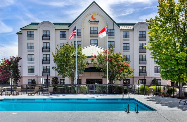 Comfort Suites Hanes Mall