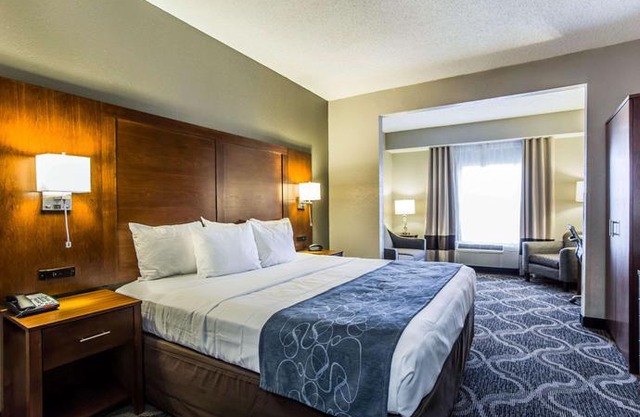 Comfort Suites Pineville