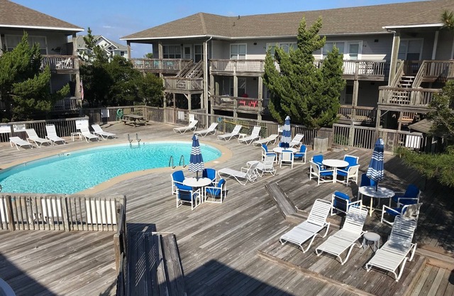 Corolla Condo: 350 Ft to Beach, 3 or 4 Night Stays Available in Summer
