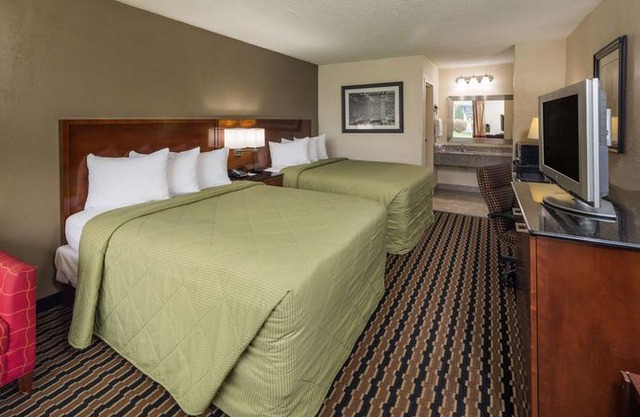 Days Inn by Wyndham Charlotte Airport North