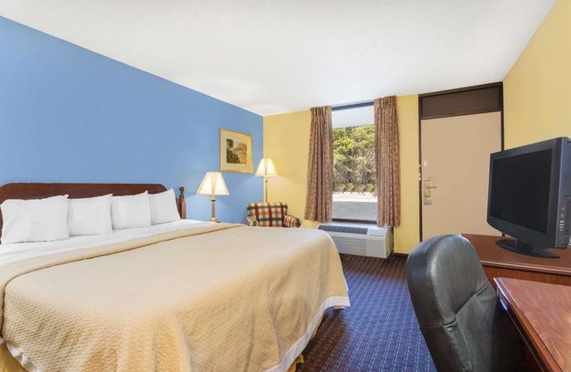 Days Inn by Wyndham Mocksville