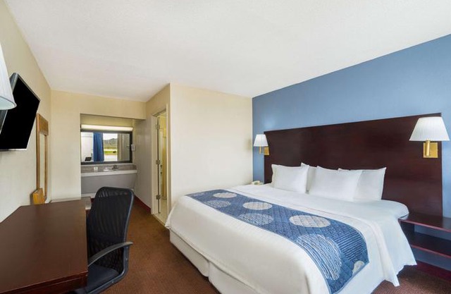 Days Inn by Wyndham Statesville