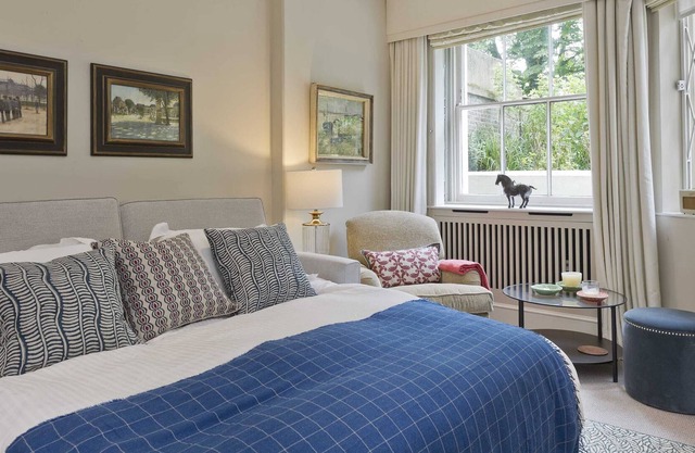 Delightful Studio Flat w/ Garden Access, Holland Park