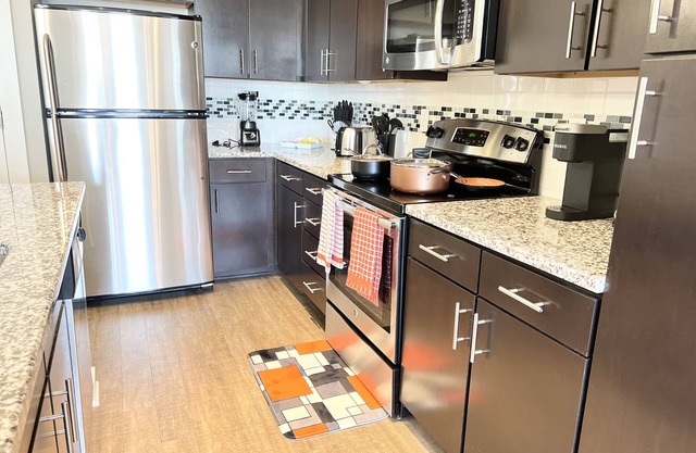 Downtown Bull City View/Poolside Luxury Suite