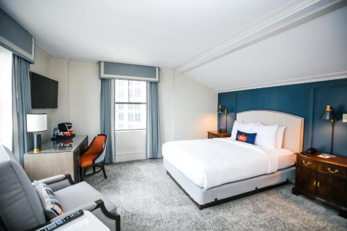 Dunhill Hotel 