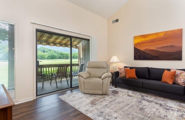 Fairway Villa 1501 at Rumbling Bald