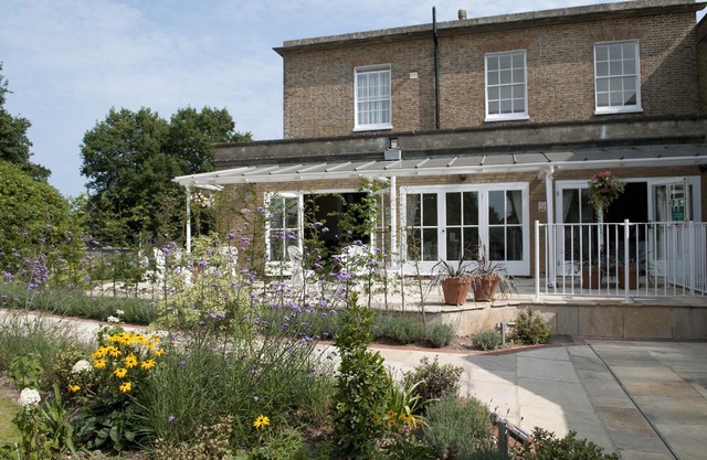 Manor 