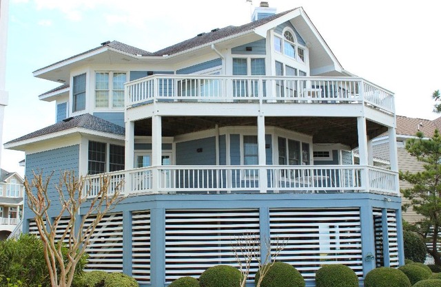 Hammock Village 25 - Gorgeous Canal-Front Home