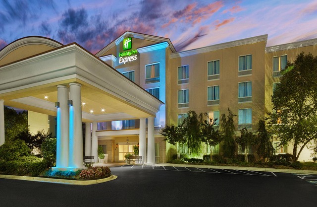 Holiday Inn Express Hotel & Suites - Concord, an IHG Hotel