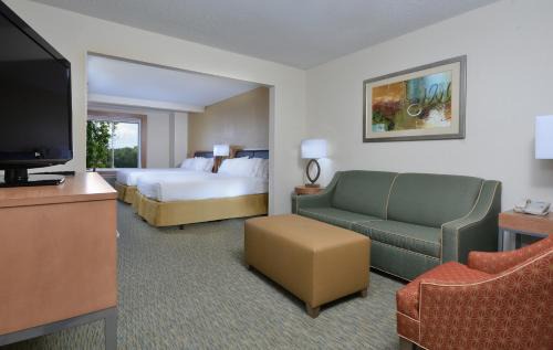 Holiday Inn Express Hotel Point South Ihg 