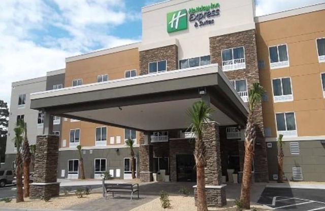Holiday Inn Express & Suites Southport - Oak Island Area, an IHG Hotel