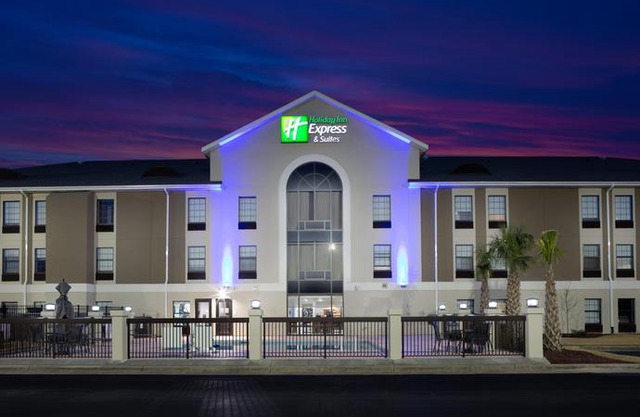 Holiday Inn Express Hotel & Suites Morehead Cty