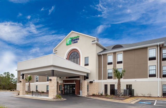Holiday Inn Express & Suites - Morehead City, an IHG Hotel