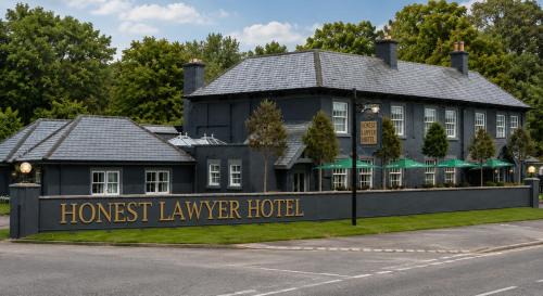 Lawyer Hotel 
