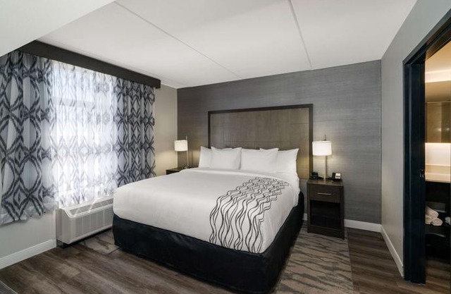 La Quinta Inn & Suites Raleigh Downtown North