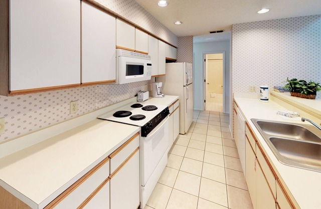 Large 4 BR Golf Villa in Sunset Beach - (CV2B)