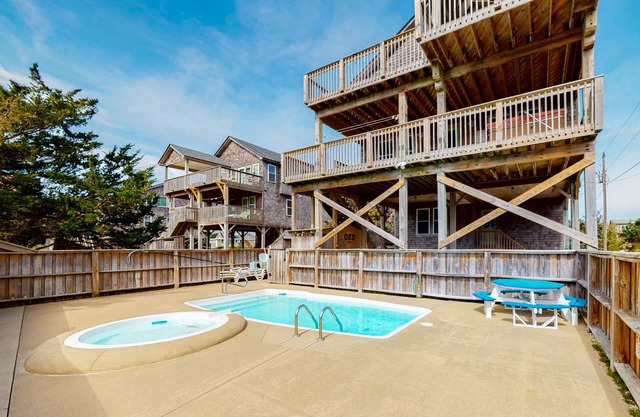 Lovely home with private pool, decks, amazing ocean view, & W/D