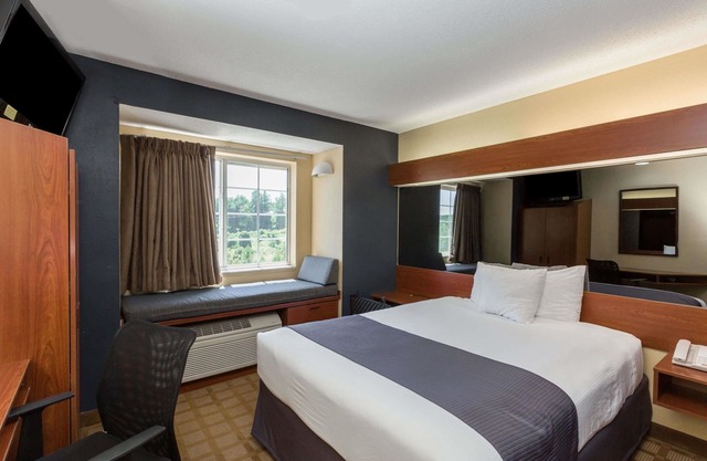 Microtel Inn & Suites by Wyndham Hillsborough