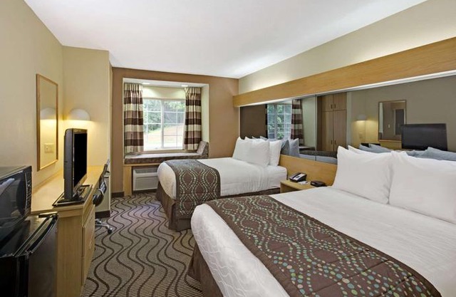 Microtel Inn & Suites by Wyndham Charlotte/University Place