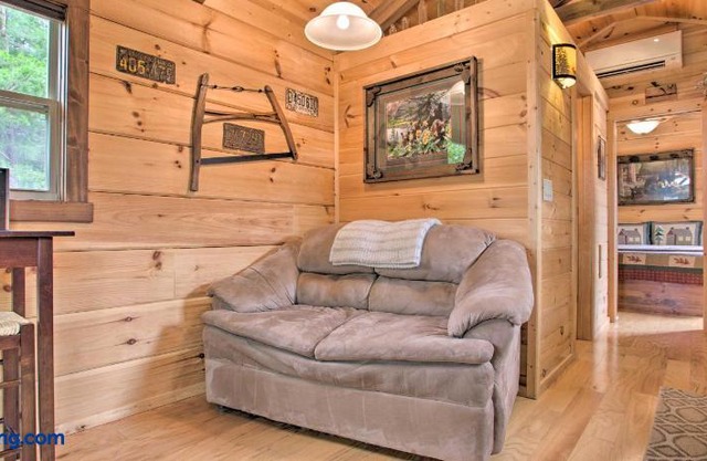 Mill Spring Cabin Near Parker-Binns Winery!