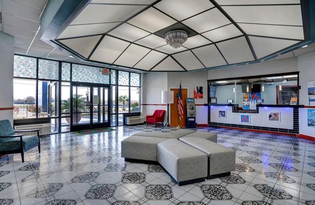 Motel 6 Burlington Burlington
