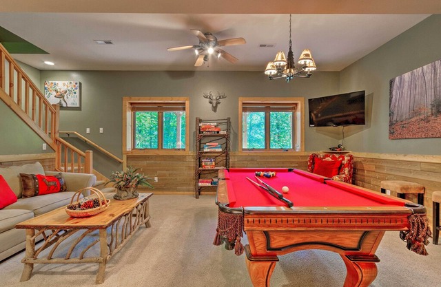 Mtn Chalet w/Hot Tub, 2 Mi to Beech Mtn. Ski!