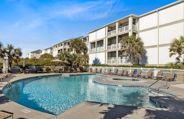 Ocean Club D102, oceanfront, poolside, amazing views!